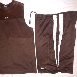 Brown Nike Sphere Dry Set